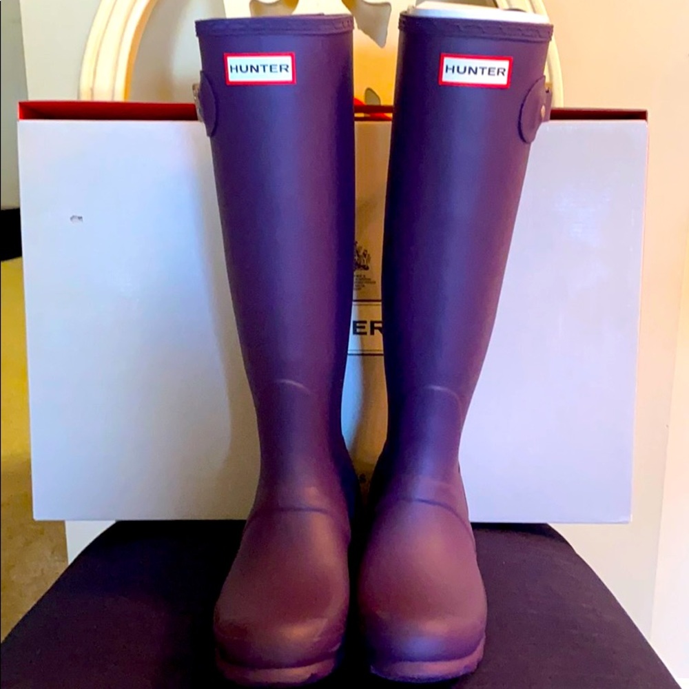 Hunter BNIB size 5 Women